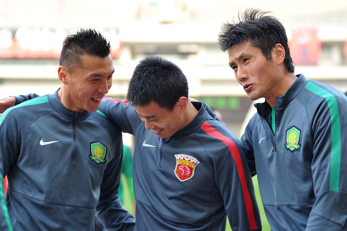 今晚塞维利亚备战欧篮联，造点机会细节曝光，赛场秩序良好，年轻球员得到机会的简单介绍