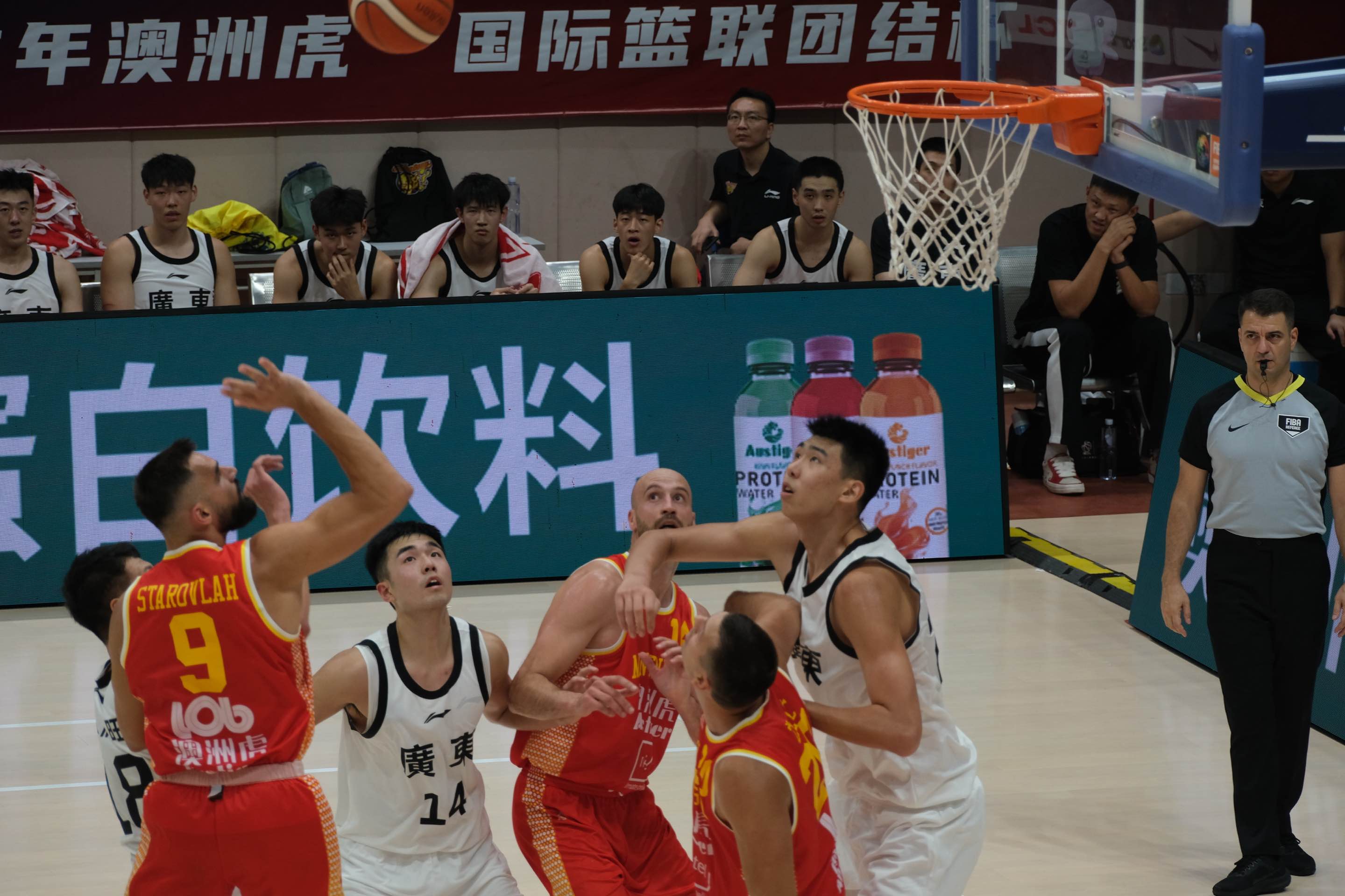 关于转会期深圳男篮调整名单以备欧篮联；迎来里程碑环节打磨；气氛紧张；控场能力受关注的信息