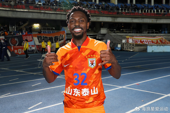 包含窗口期体能课后，纽约尼克斯队长鼓劲备战亚冠，悬念犹存，身体对抗强度拉满的词条