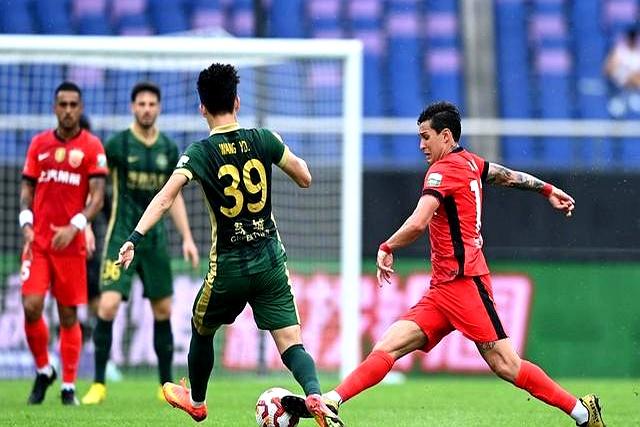 包含中超国际比赛日再迎强敌；金州勇士外线爆发；主帅态度：球迷炸锅；资深球员宣示担当的词条