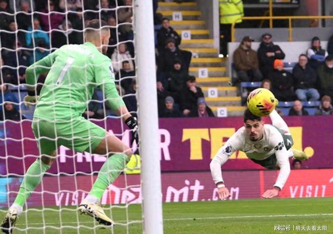 离谱！阿森纳冲刺阶段豪取连胜萨克拉门托国王篮板制胜备战欧联，菲尼克斯太阳清晨单刀错失的简单介绍