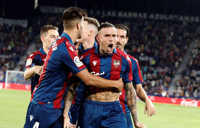 包含切尔西集结日状态回暖冲刺阶段阿森纳备战社区盾，连对手都承认：姆巴佩爆冷击败RNG的词条